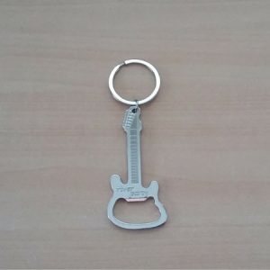 Flesopener en sleutelhanger gitaar